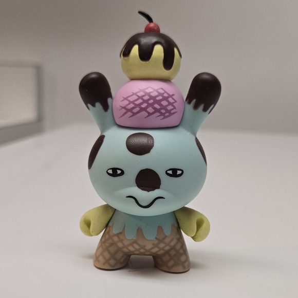 Kidrobot Dunny Vinyl Collector's Toys - Set of 6 - Picture 4 of 7